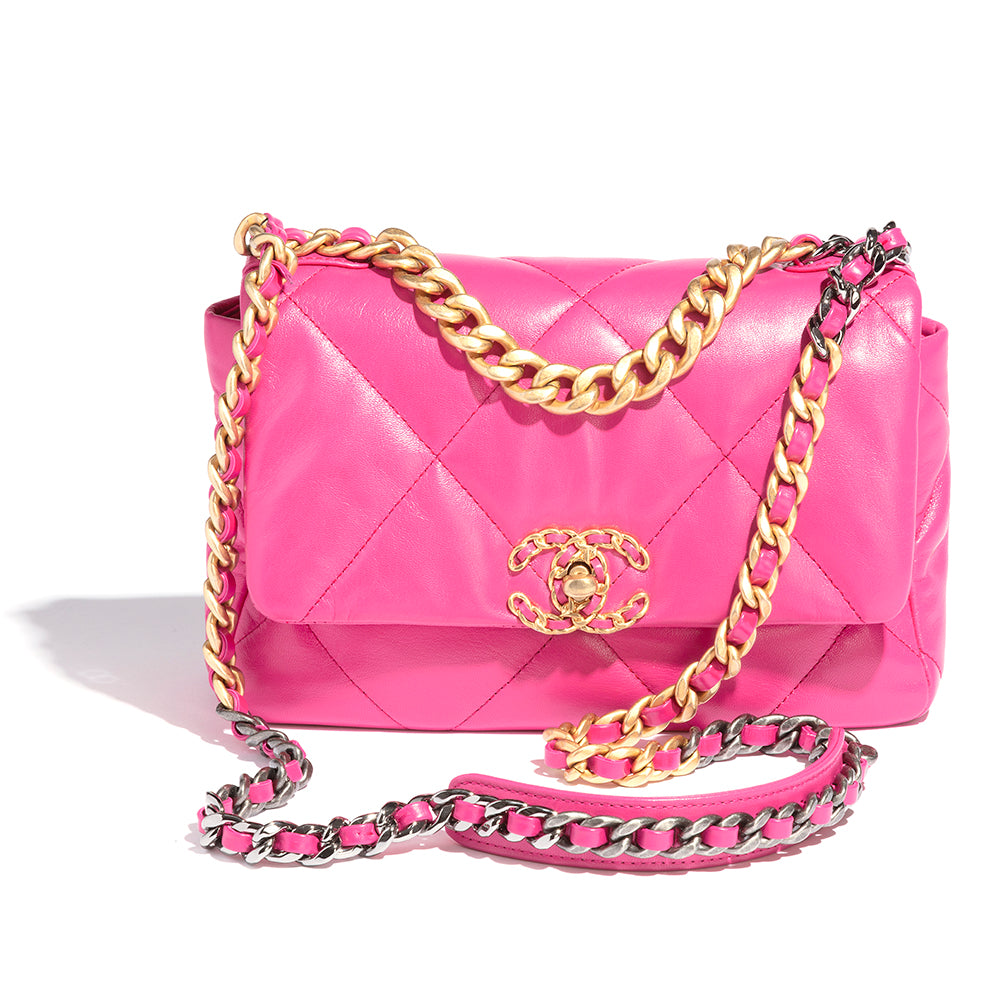YOUR IT BAG GUIDE: CHANEL 19 BAG