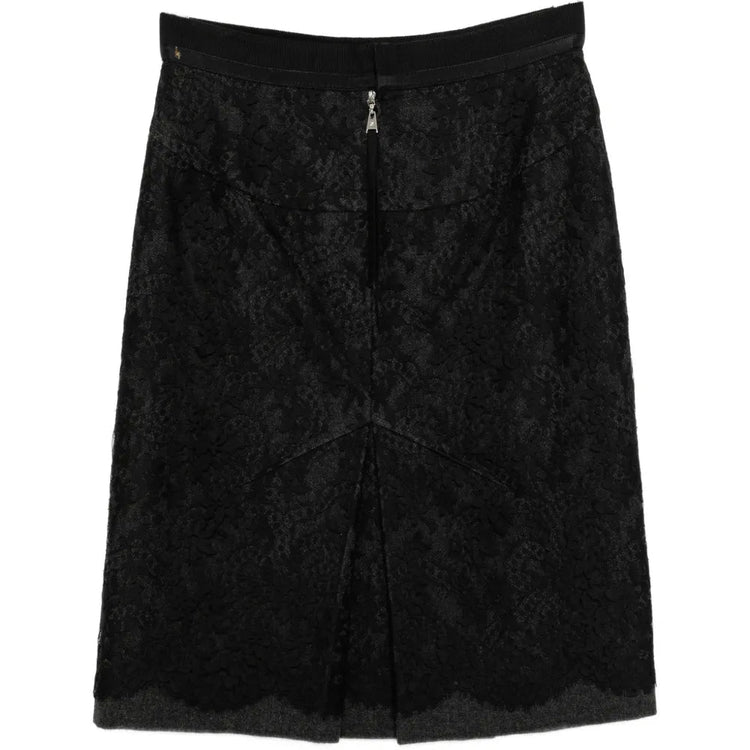 Louis Vuitton mid-length lace skirt with intricate detailing, stylish and elegant for fashionable women&