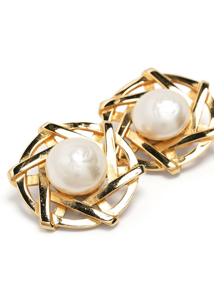 Pearl and Star Clip-on Earrings - Rewind Vintage Affairs