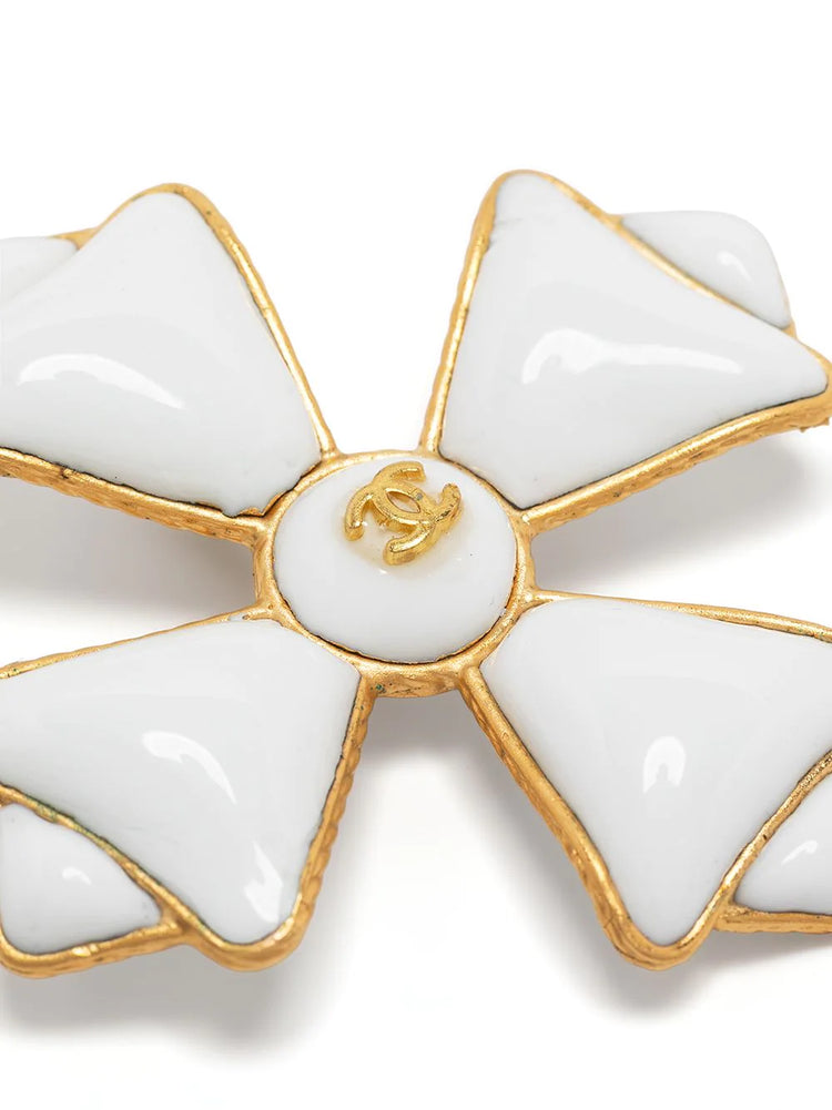 White Maltese Cross Brooch - Rewind Vintage Affairs