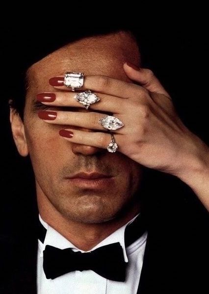 THE DIAMOND MARKET IS CRASHING, BUT SECOND-HAND STONES SHINE BRIGHTER THAN EVER