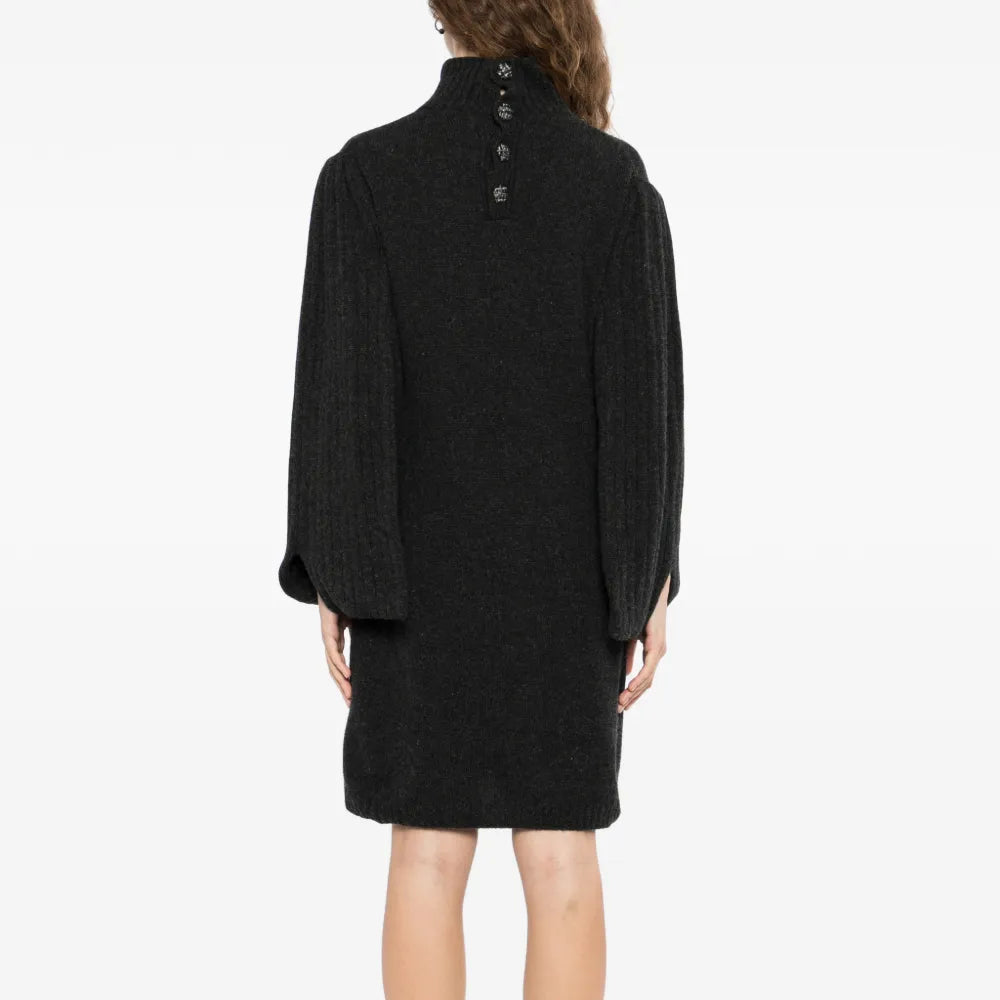 Chanel 2007 charcoal knitted cashmere dress with long sleeves and a fitted silhouette, ideal for elegant winter wear.