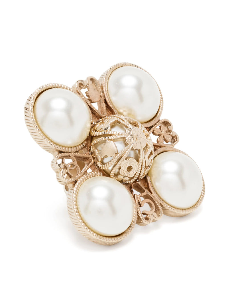 Motifs Pearl Ring