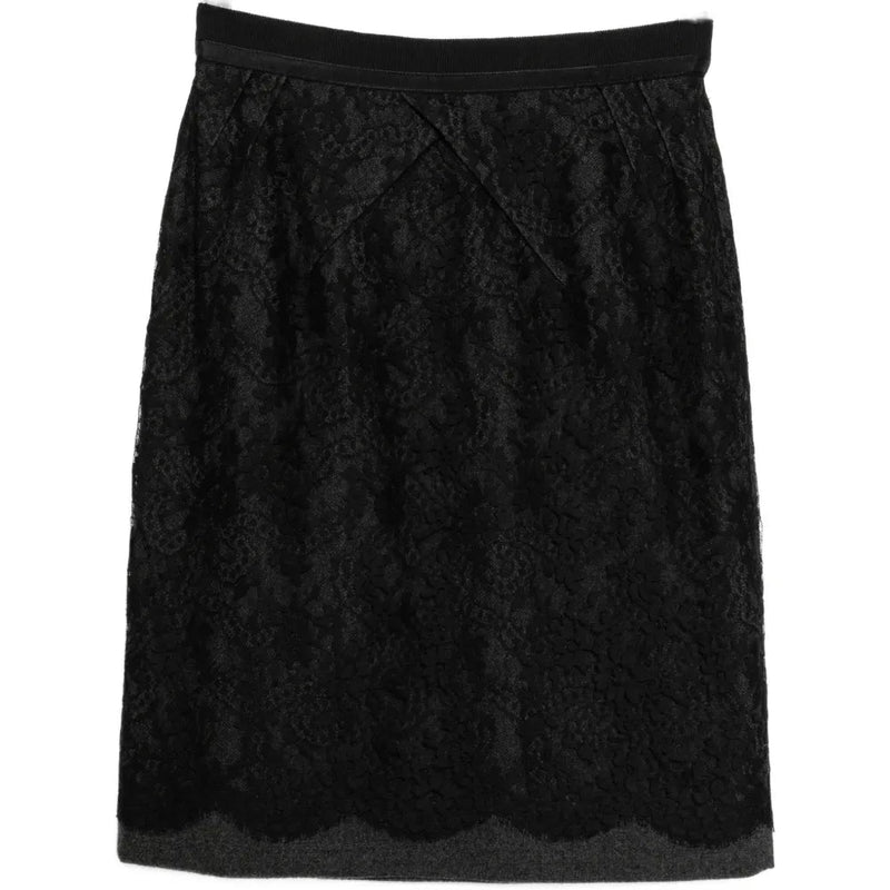 Louis Vuitton mid-length lace skirt, stylish and elegant, featuring intricate lace details and a flattering fit.