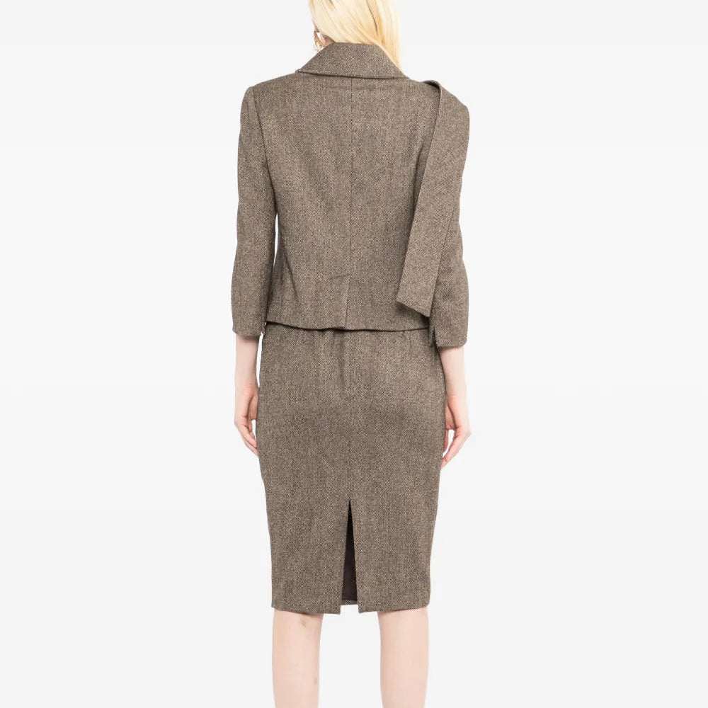 Alexander McQueen 2005 tailored wool skirt suit set with blazer and matching skirt, elegant and structured women&