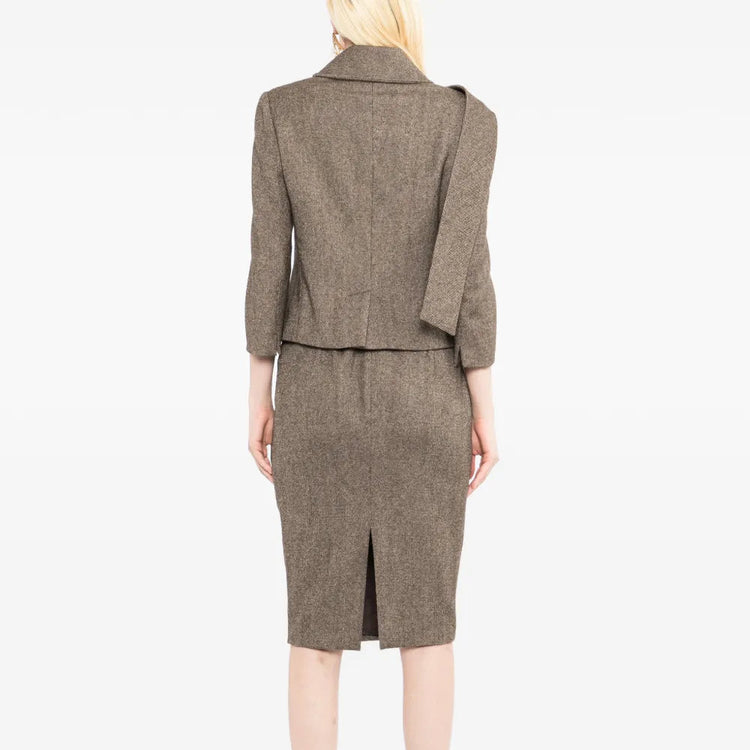 Alexander McQueen 2005 tailored wool skirt suit set with blazer and matching skirt, elegant and structured women&