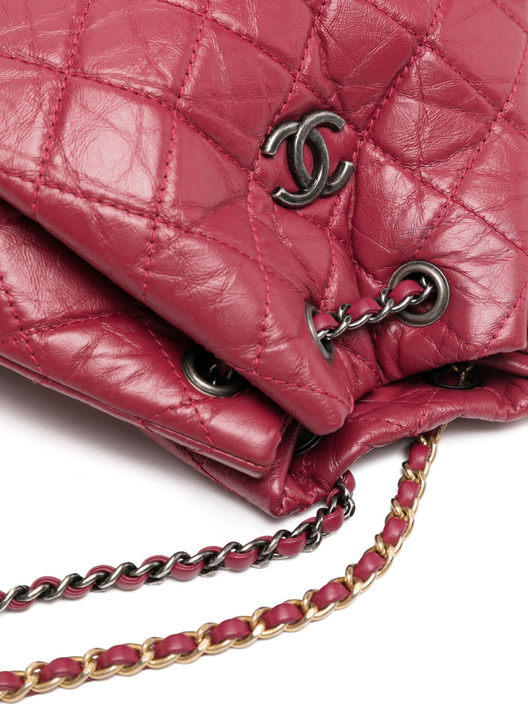 Chanel Gabrielle red backpack, close-up of hardware