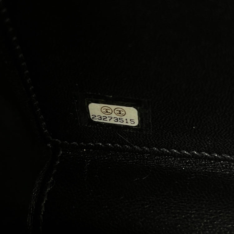 Chanel Gift Box Minaudière clutch, additional detail view
