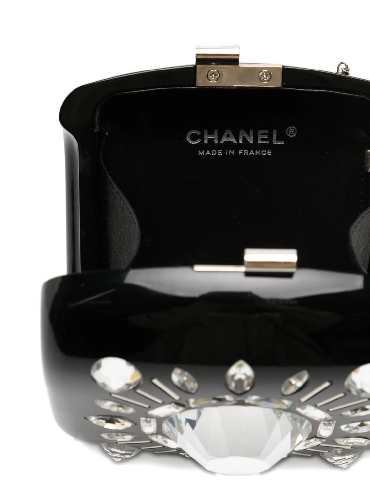 Chanel Jewel Black Resin Minaudière Clutch, detail of the CC clasp fastening