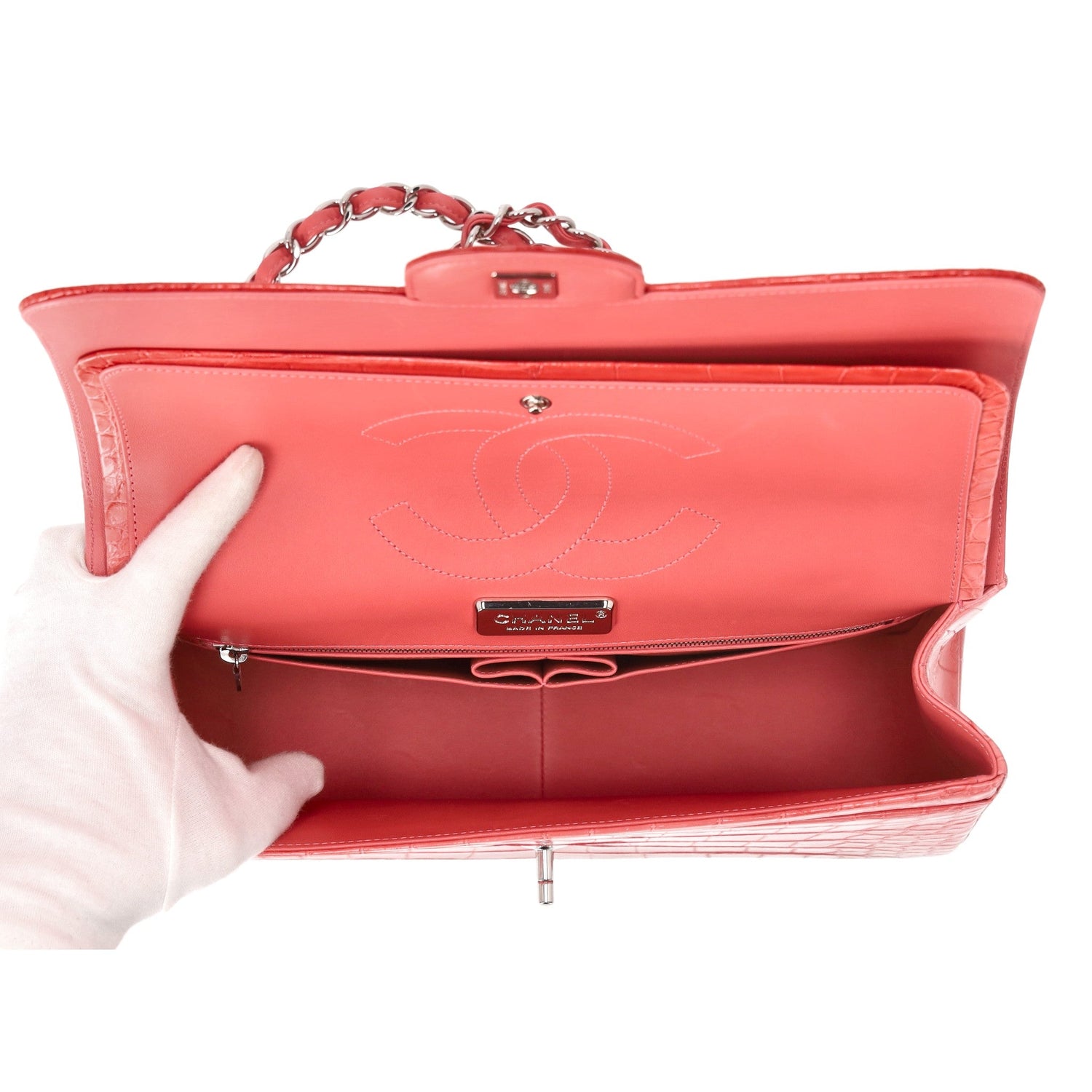 Chanel Jumbo Double Flap Bag in ombré red crocodile leather with silver-tone CC turn-lock closure, double flap silhouette, and interwoven chain-and-leather shoulder straps.