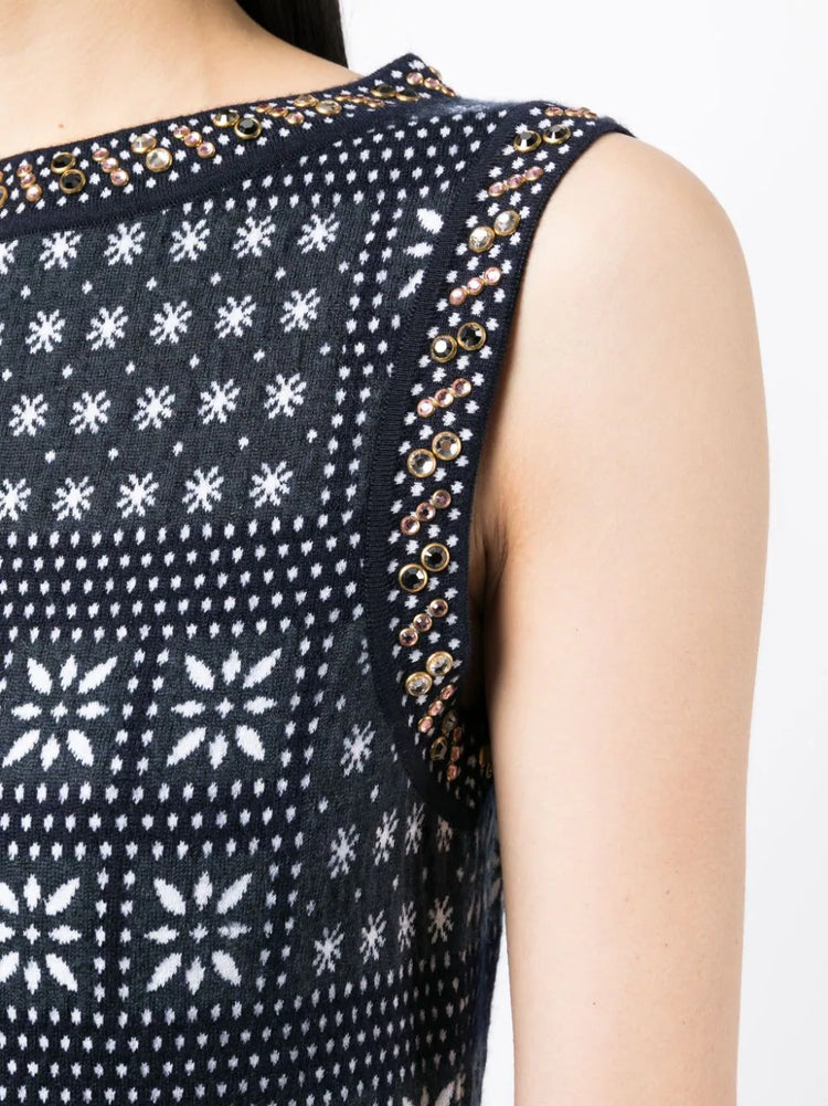 Navy and white Chanel winter knit dress featuring a cozy, stylish design, perfect for cold weather.
