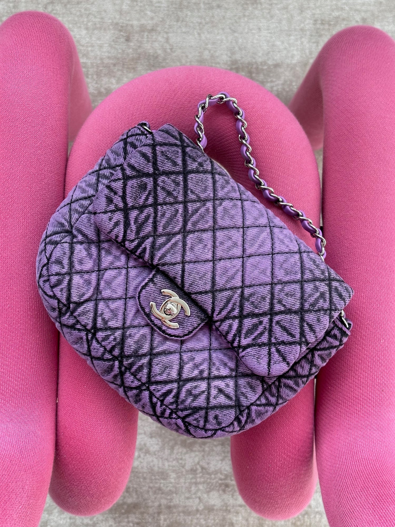  Chanel, Pre-Loved Pink Quilted Satin 'CC' Shoulder Bag