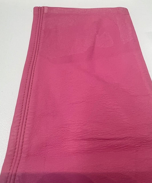Chanel 2018 Barbie mid-length fingerless gloves in a vibrant pink design