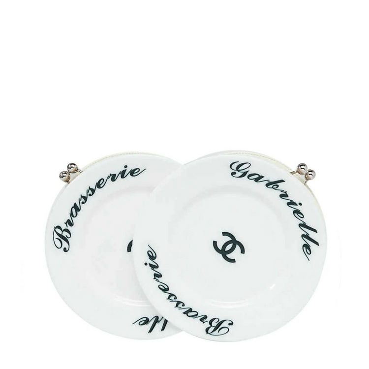 White Chanel Brasserie Gabrielle Plate clutch bag with sleek design and elegant details, perfect for stylish evening wear.