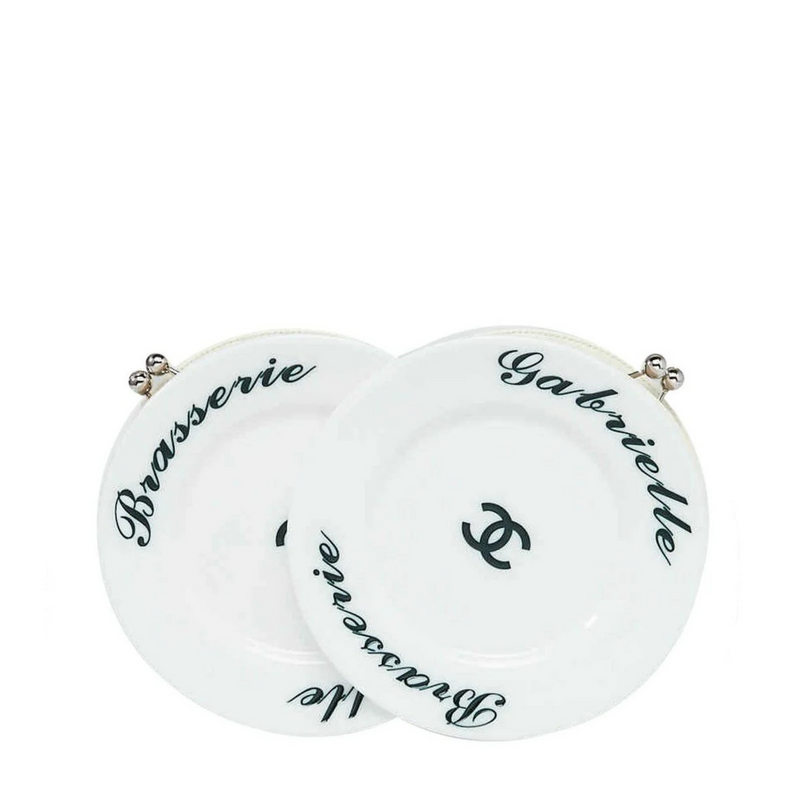 White Chanel Brasserie Gabrielle Plate clutch bag with sleek design and elegant details, perfect for stylish evening wear.