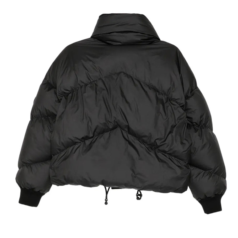 Hermès quilted puffer jacket for women, featuring a stylish, insulated coat with a sleek design and high-quality craftsmanship.