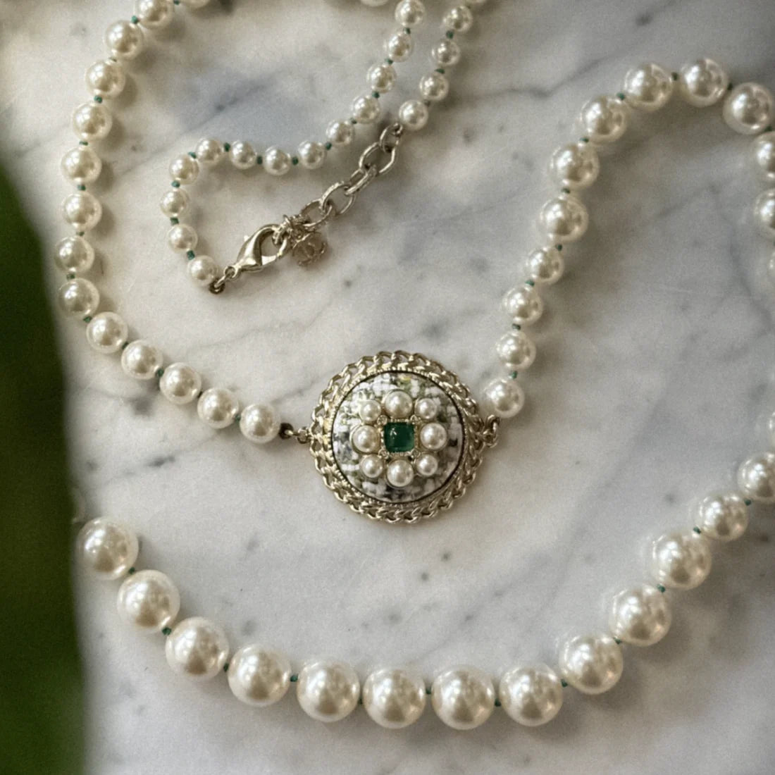 IMPORTANT CHANEL SET OF GRIPOIX GLASS AND FAUX PEARL JEWELRY, | Christie's