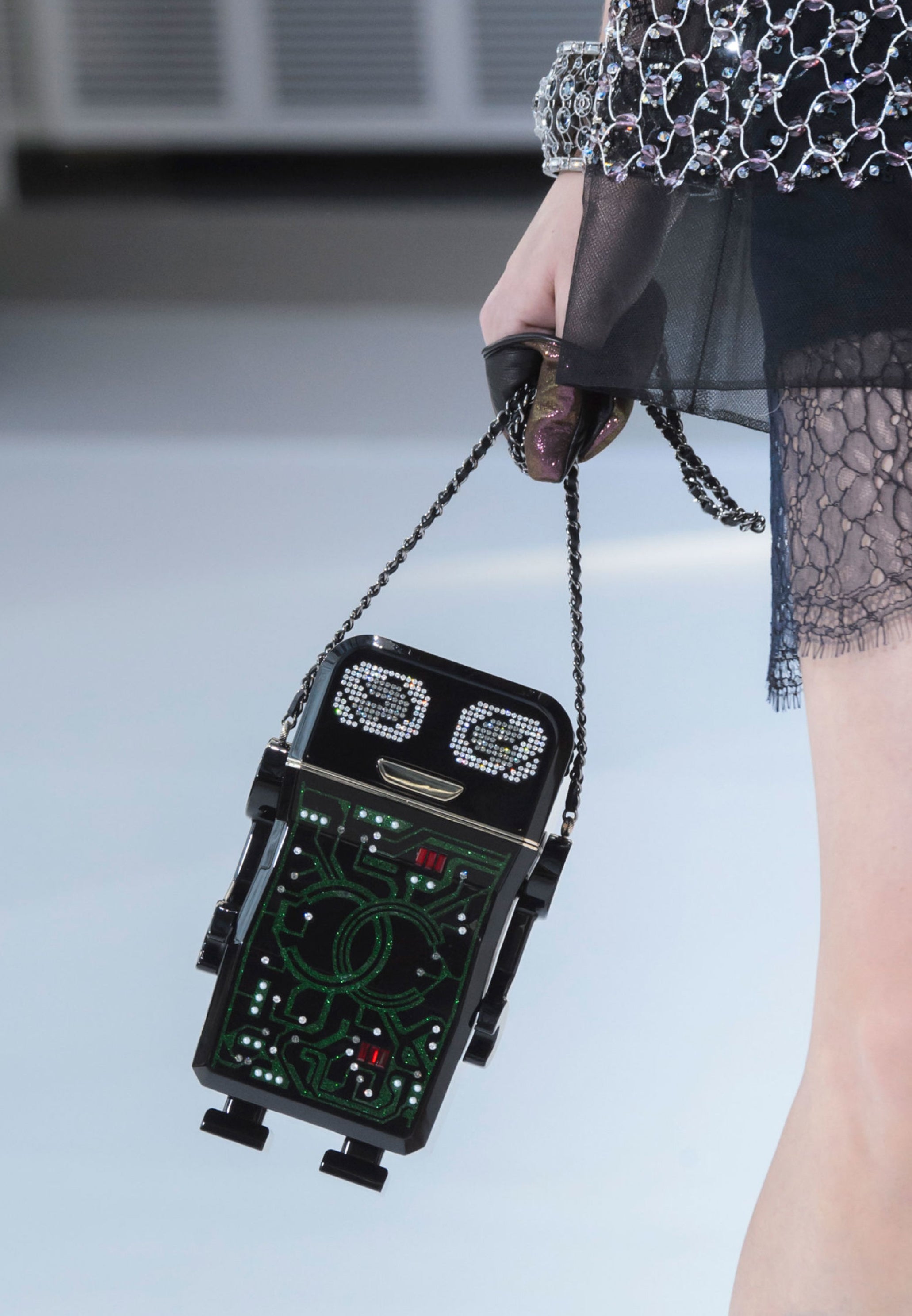 Chanel best sale robot minaudiere